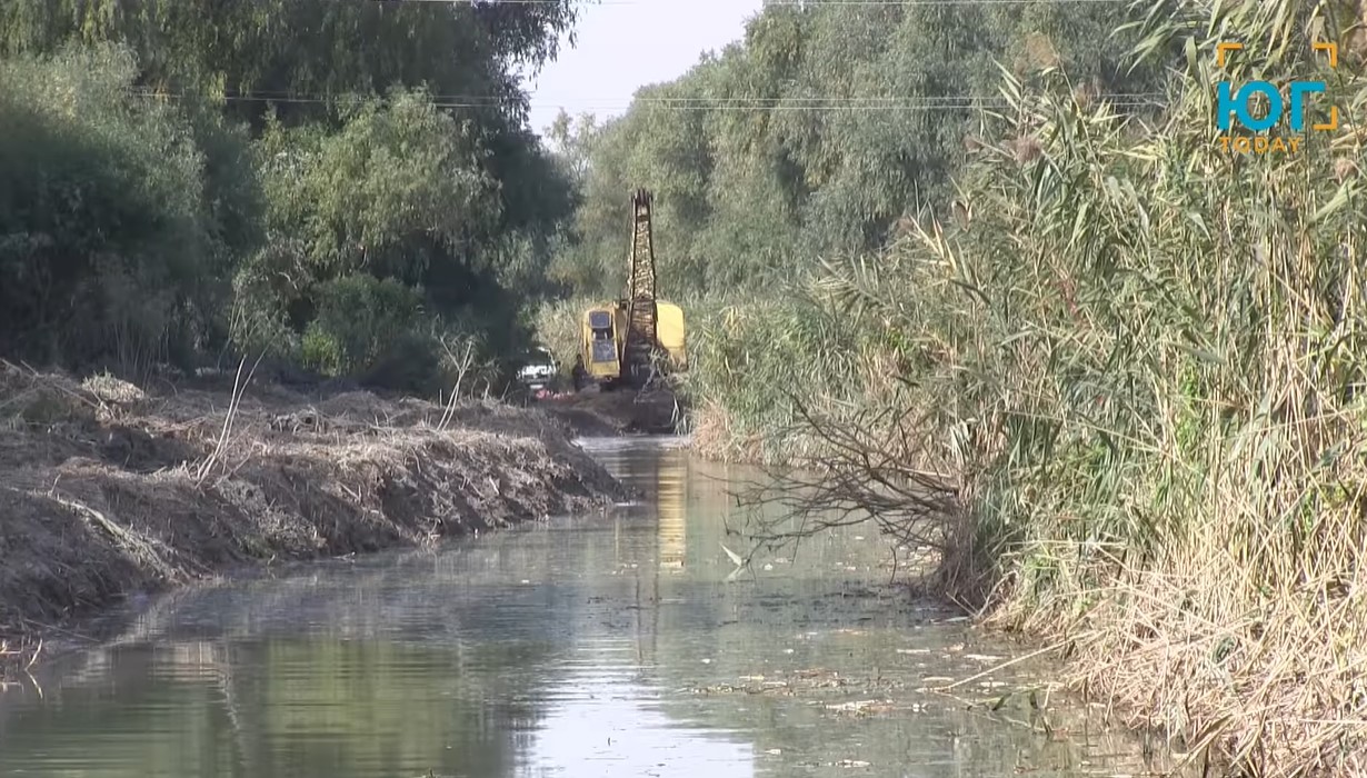 На канале «Общественный» стартовали долгожданные дноуглубительные работы